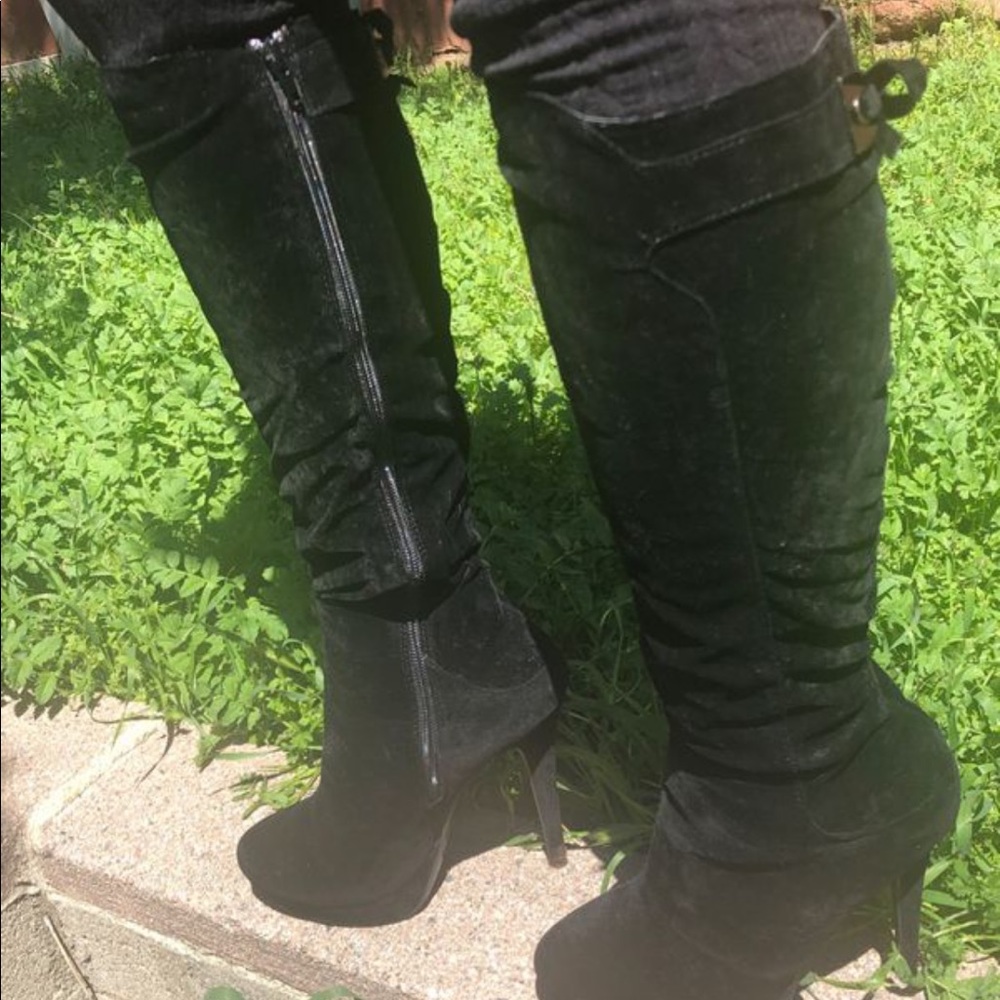 Suede boots